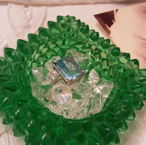 VINTAGE 925 SOLID STERLING, GENUINE 6CT. EMERALD CUT BLUE TOPAZ RING, SIZE 8 - Picture 11 of 17